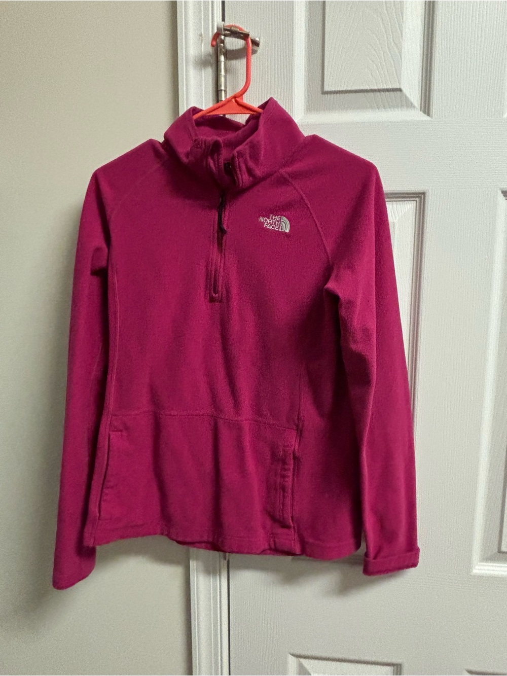 The North Face Women's Magenta 1/4 Zip Fleece Pullover